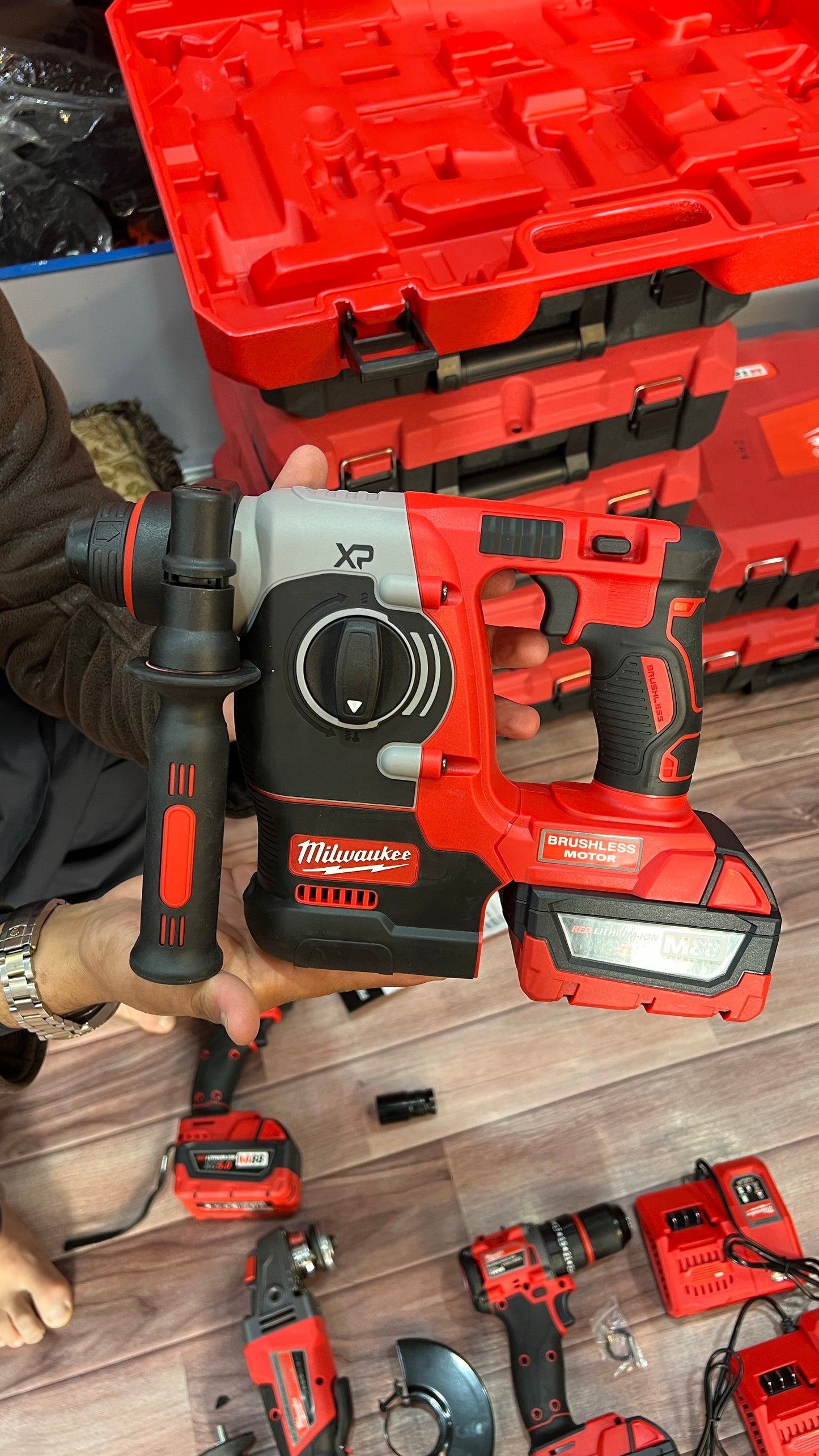 Milwaukee 4-in-1 Cordless Power Tool Kit – Drill, Impact Wrench, Angle Grinder & Rotary Hammer with Batteries and Carry Case