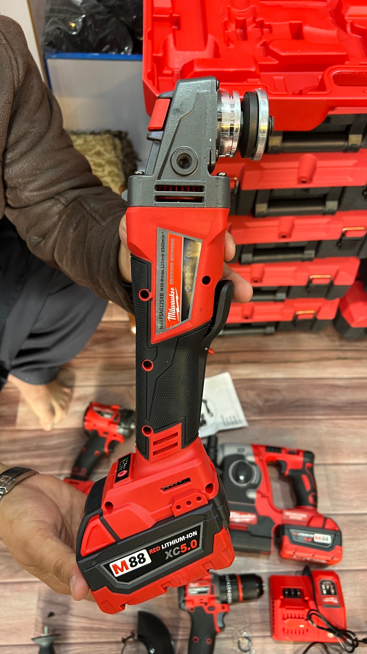 Milwaukee 4-in-1 Cordless Power Tool Kit – Drill, Impact Wrench, Angle Grinder & Rotary Hammer with Batteries and Carry Case