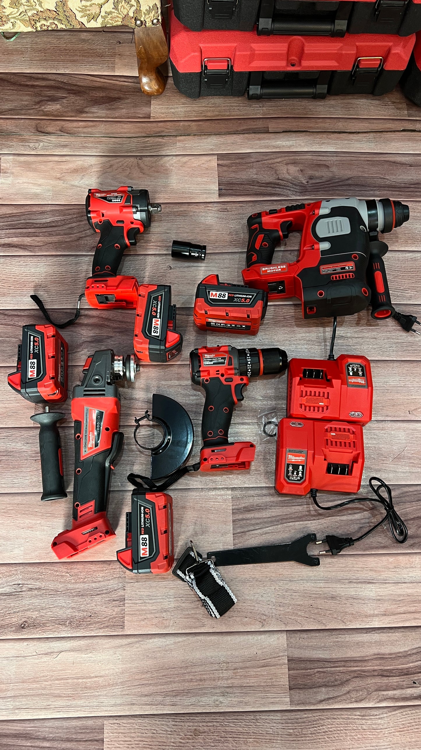 Milwaukee 4-in-1 Cordless Power Tool Kit – Drill, Impact Wrench, Angle Grinder & Rotary Hammer with Batteries and Carry Case