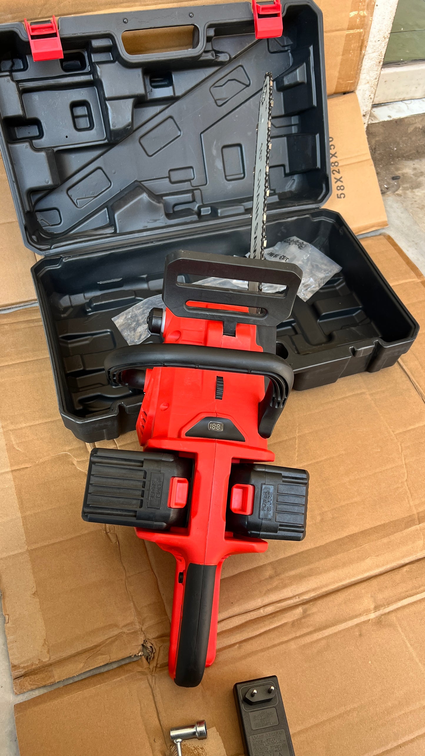 milwaukee 16 inches Commercial Chainsaw 4000mah 68V