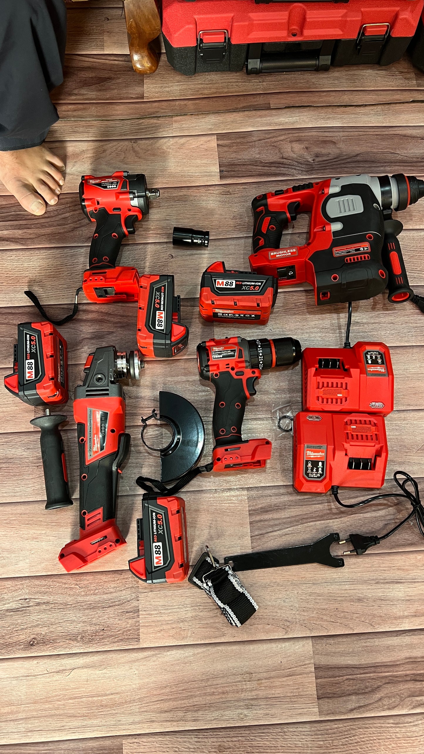 Milwaukee 4-in-1 Cordless Power Tool Kit – Drill, Impact Wrench, Angle Grinder & Rotary Hammer with Batteries and Carry Case