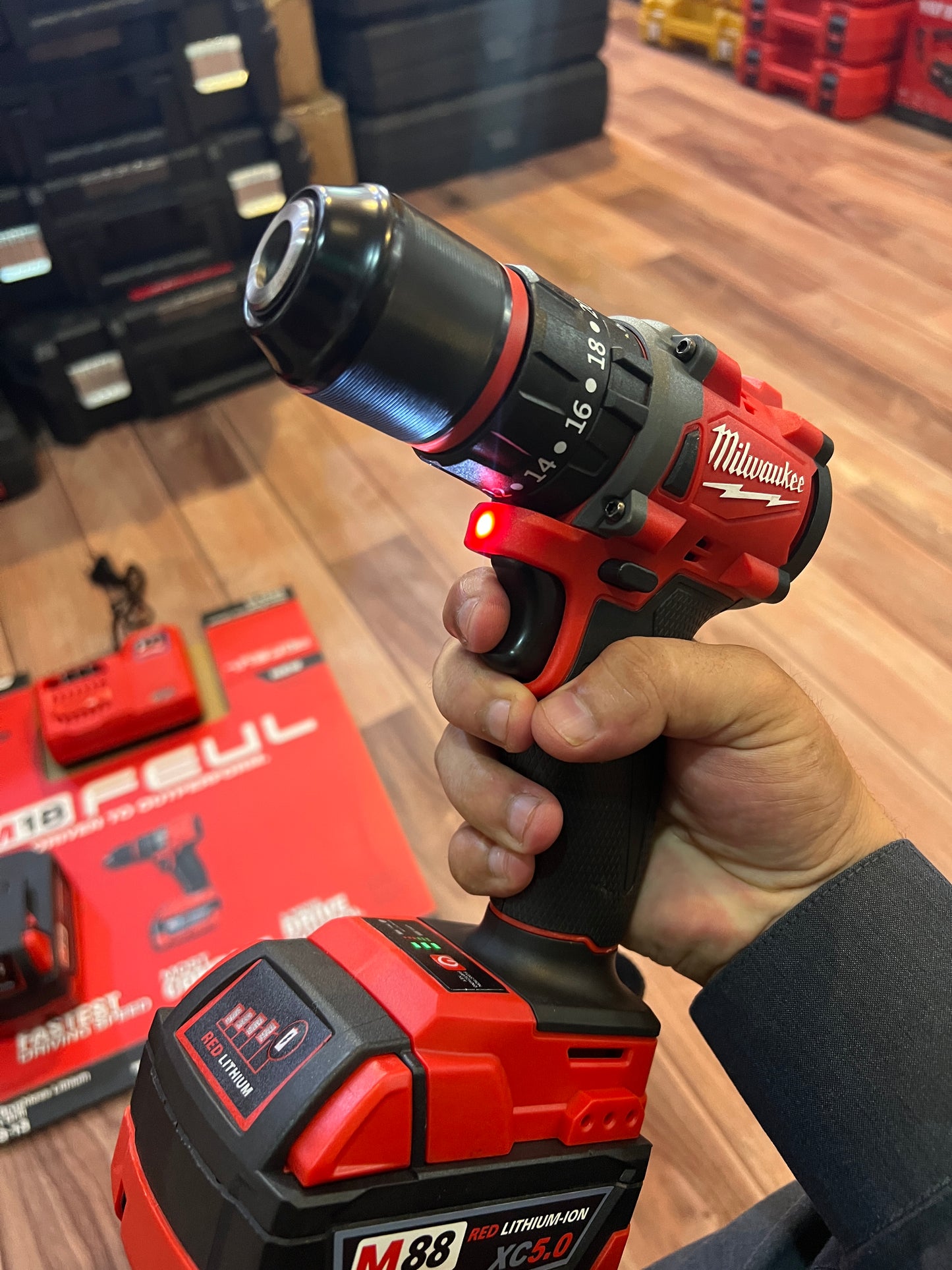 USA MILWAUKEE DRILL SET