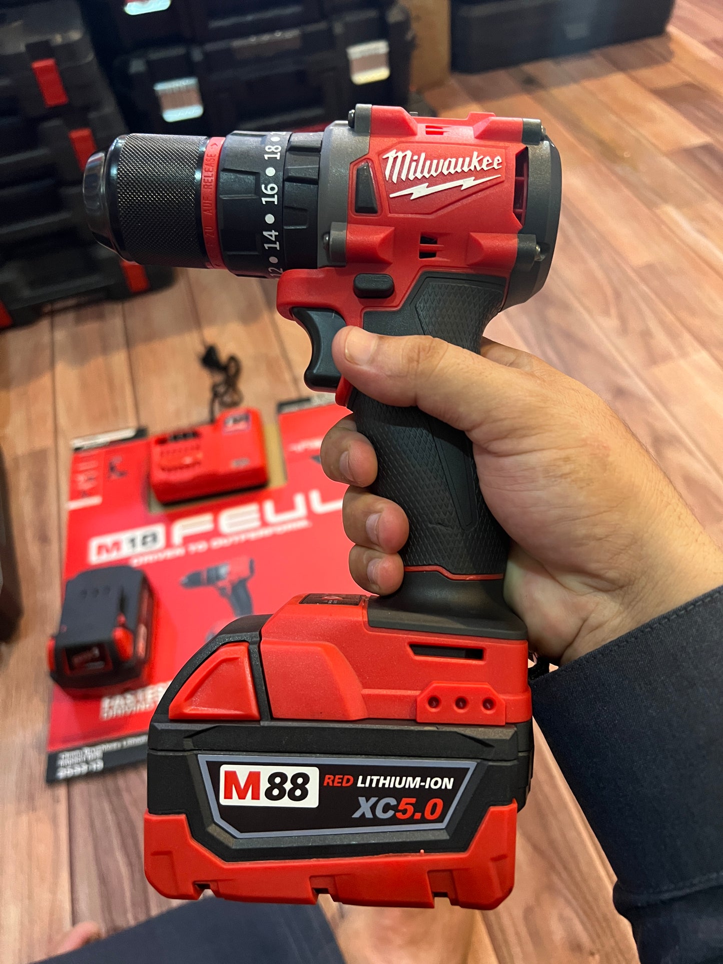 USA MILWAUKEE DRILL SET