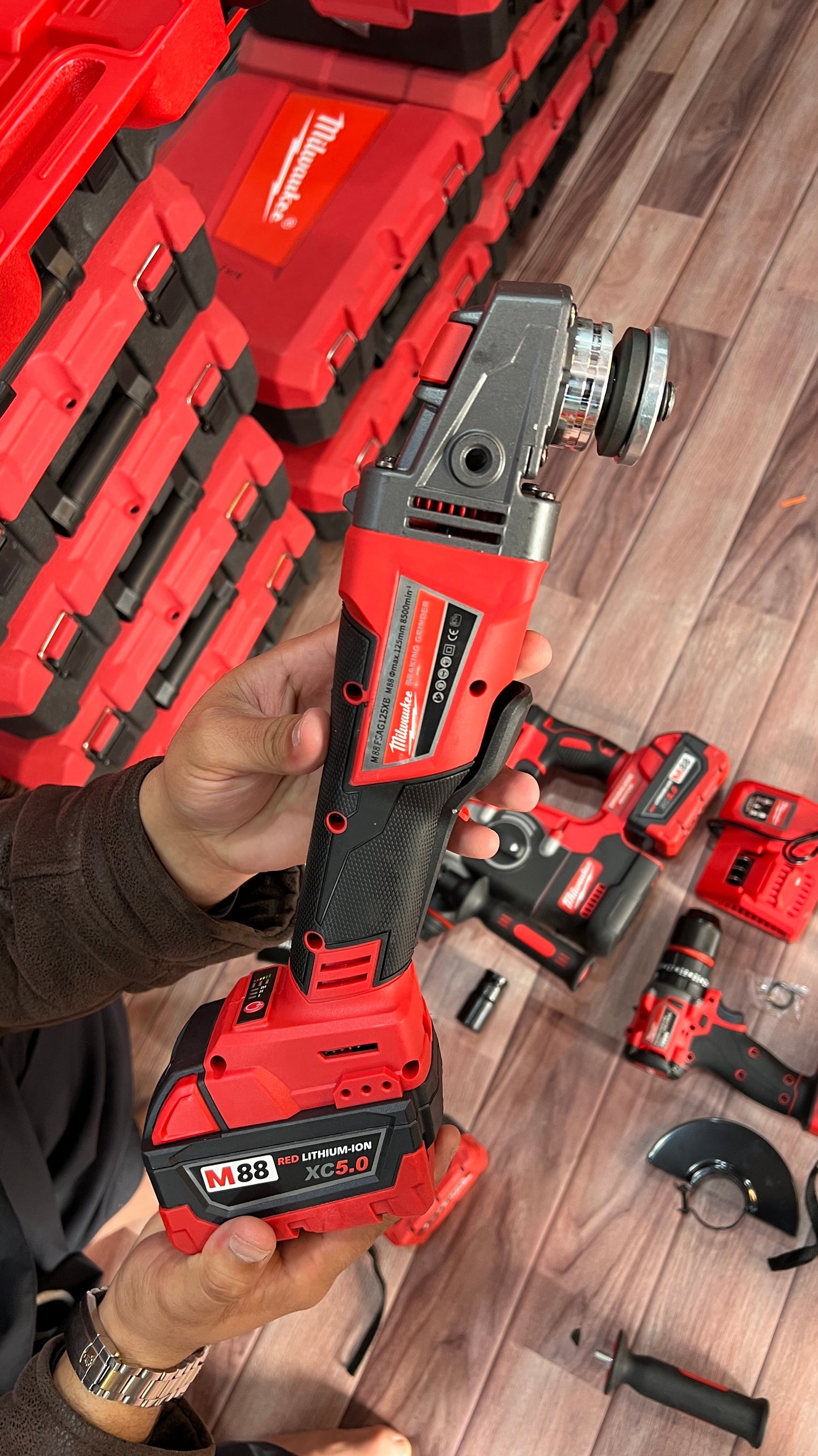 Milwaukee 4-in-1 Cordless Power Tool Kit – Drill, Impact Wrench, Angle Grinder & Rotary Hammer with Batteries and Carry Case