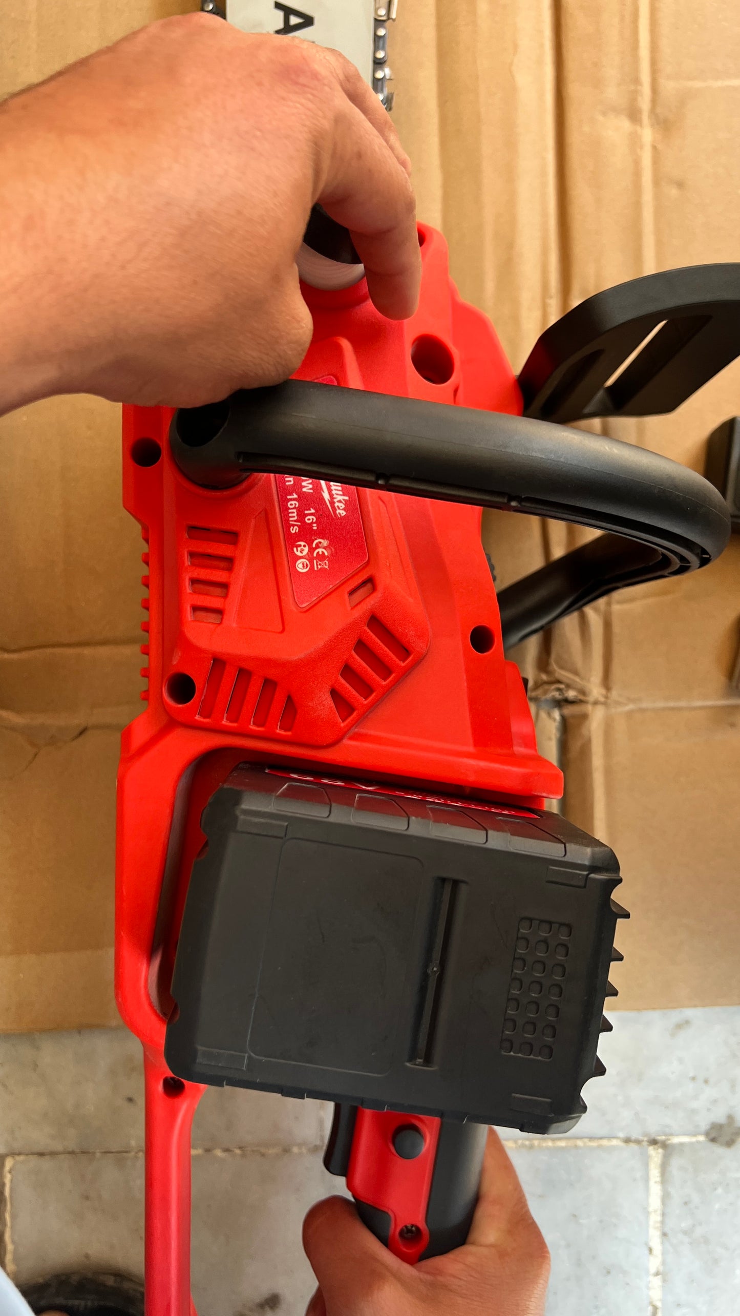 milwaukee 16 inches Commercial Chainsaw 4000mah 68V