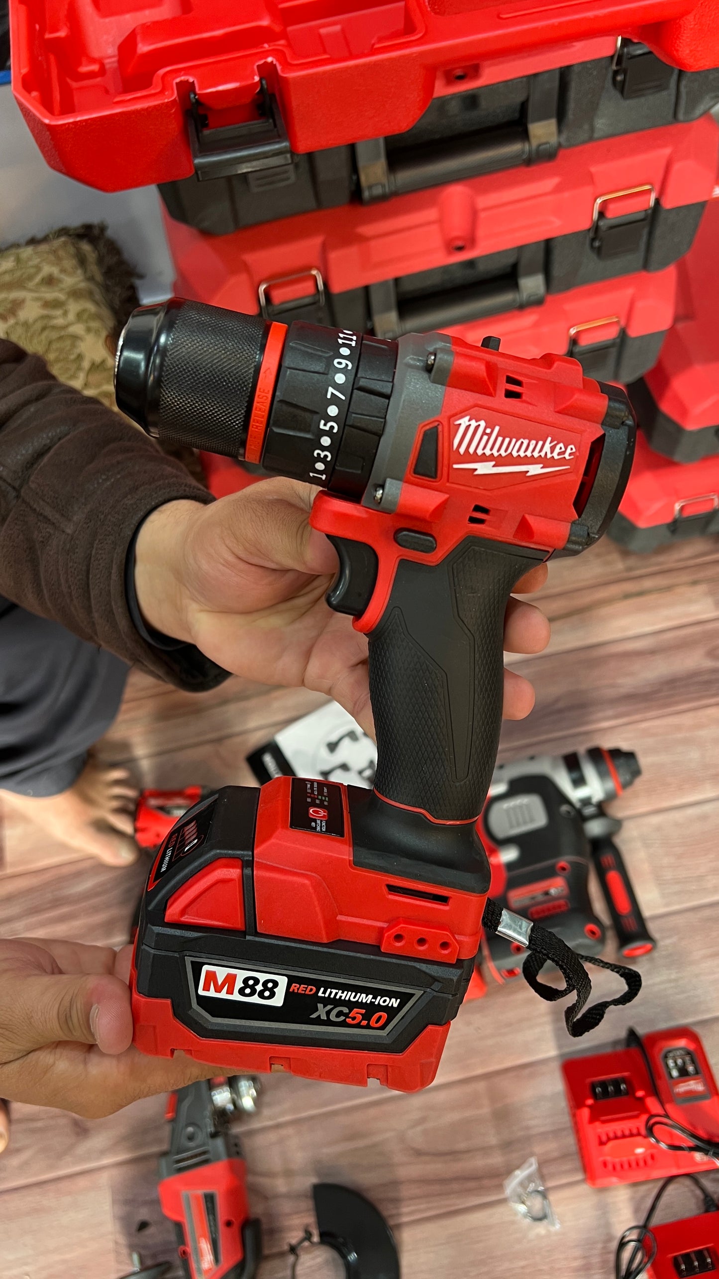 Milwaukee 4-in-1 Cordless Power Tool Kit – Drill, Impact Wrench, Angle Grinder & Rotary Hammer with Batteries and Carry Case